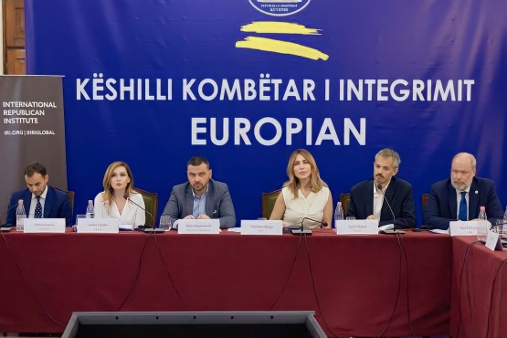 Poslanik u Predstavničkom domu PSBiH Saša Magazinović u Tirani učestvuje na forumu o demokratizaciji Balkana